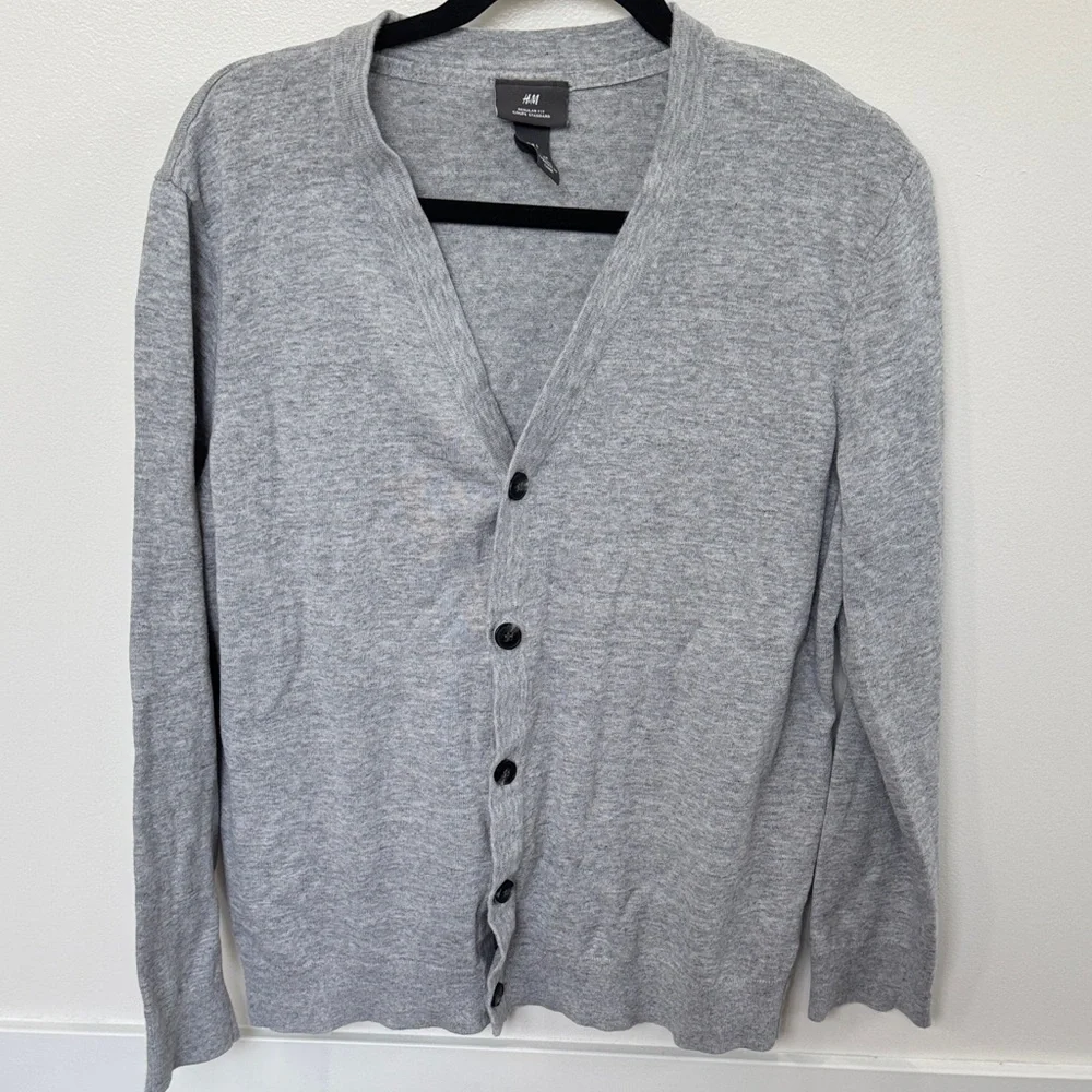 Men’s H & M 100% cotton gray grandpa V-neck holiday preppy cardigan size Large